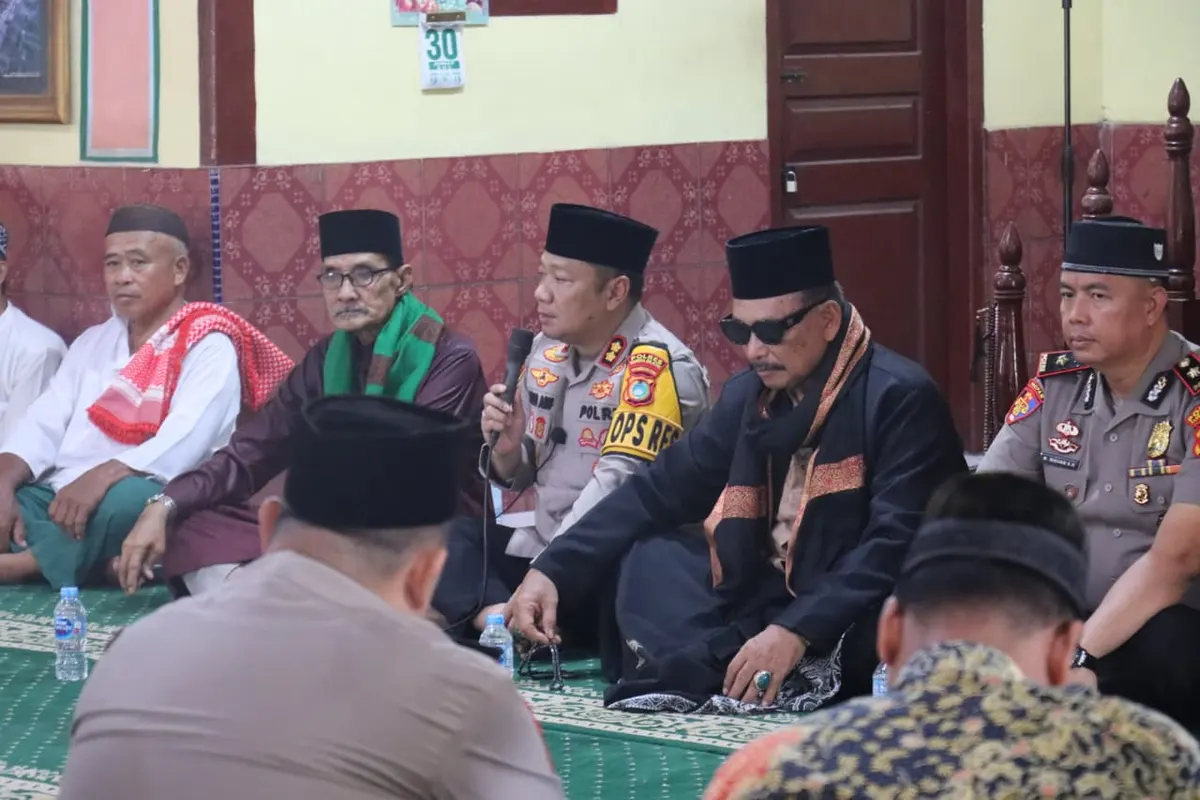 Kapolres Bangka Selatan Sambangi Masjid Al Muhajirin, Ajak Warga Suka Damai Bersama Jaga Kamtibmas.